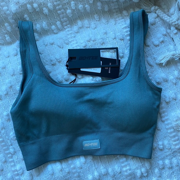 bo+tee Tops - Bo+tee sports top